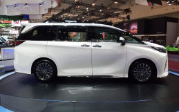 Galeri Lexus LM 350 Hybrid