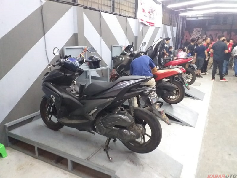 6 Poin Cara Simpel Merawat Aki atau Baterai Motor Agar Lebih Awet