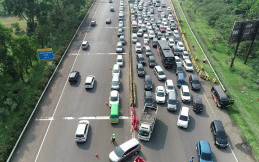 Menuju Gerbang Tol Ciawi 1 Padat, Contraflow Diterapkan Situasional