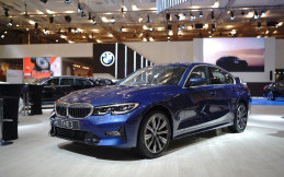 Hanya di GIIAS 2022, Bawa Pulang BMW Seri 3 Baru dengan Rp16 Juta