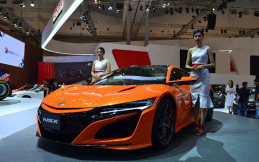 Honda NSX Hybrid Tunjukkan Pesonanya di GIIAS 2019