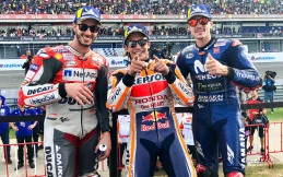 Bertarung Sengit dengan Dovizioso, Marquez Juara MotoGP Thailand   