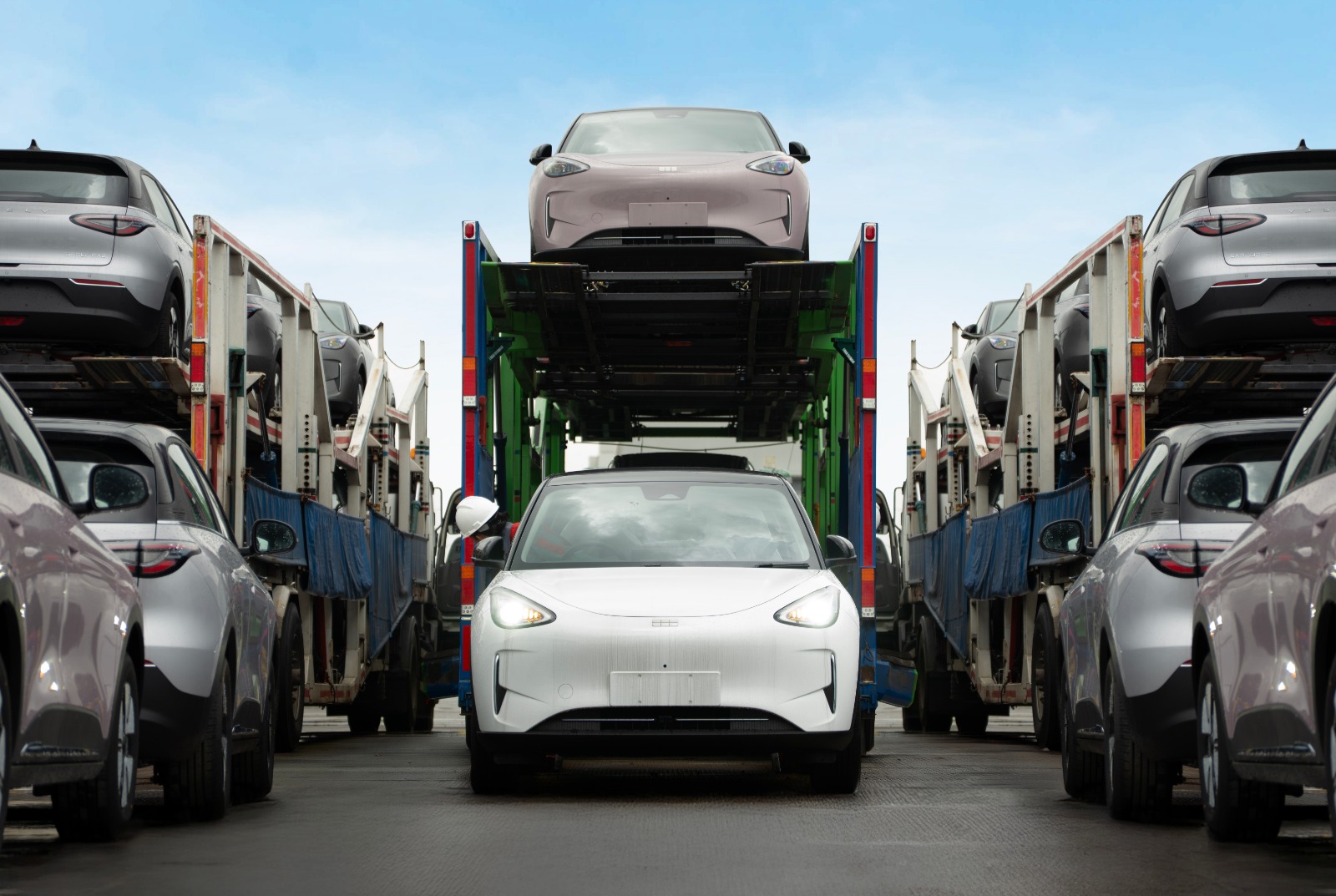 Distribusi 1.000 Unit Geely EX2 Rakitan Lokal Dikirim ke 40 Diler di Indonesia