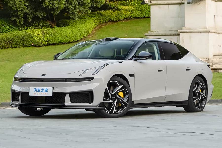 Sedan Listrik Lynk & Co 10 dan 10+ Berani Tantang Supercar