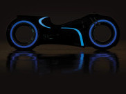 Hanya Ada 10 di Dunia, Motor Listrik Tanpa Roda Tengah Bergaya Tron Siap Dilelang