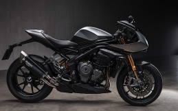 Kerjasama dengan Perusahaan Jam Tangan, Edisi Terbatas Triumph Speed Triple 1200 Meluncur 
