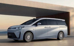 Trumpchi E8 PHEV Andalkan Teknologi LiDAR dan Kabin Ultra Mewah