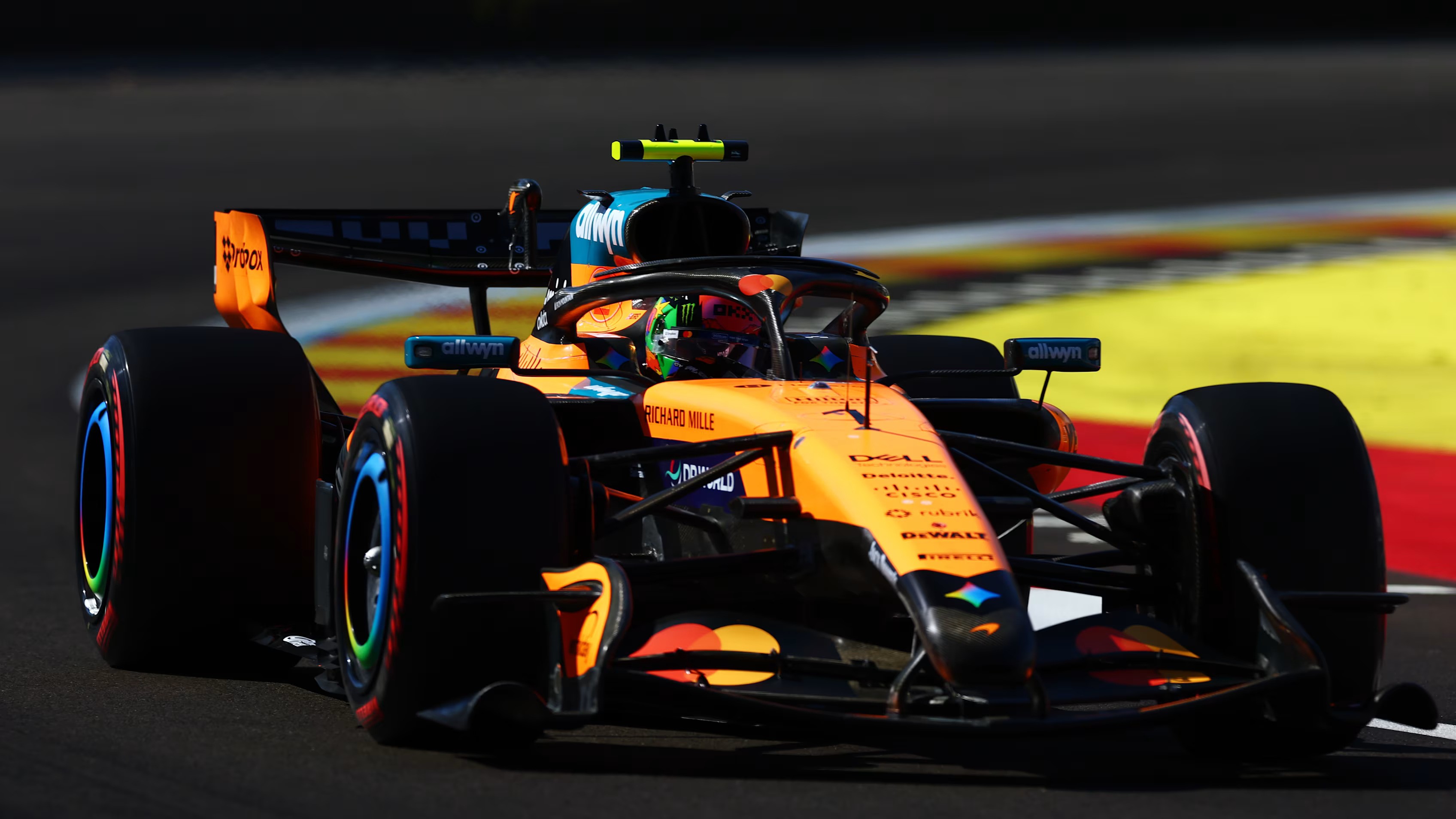 Berita F1: Lando Norris Berhasil Pole Position di Sirkuit Madring