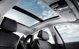 Hyundai akan Bekali Sunroof Mobil dengan Airbag