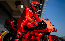 Marc Marquez Bilang Begini Setelah Mencoba Ducati Desmosedici GP25