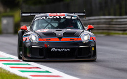 Porsche 911 GT2 RS Clubsport Hadir dengan Evo Kit Baru 