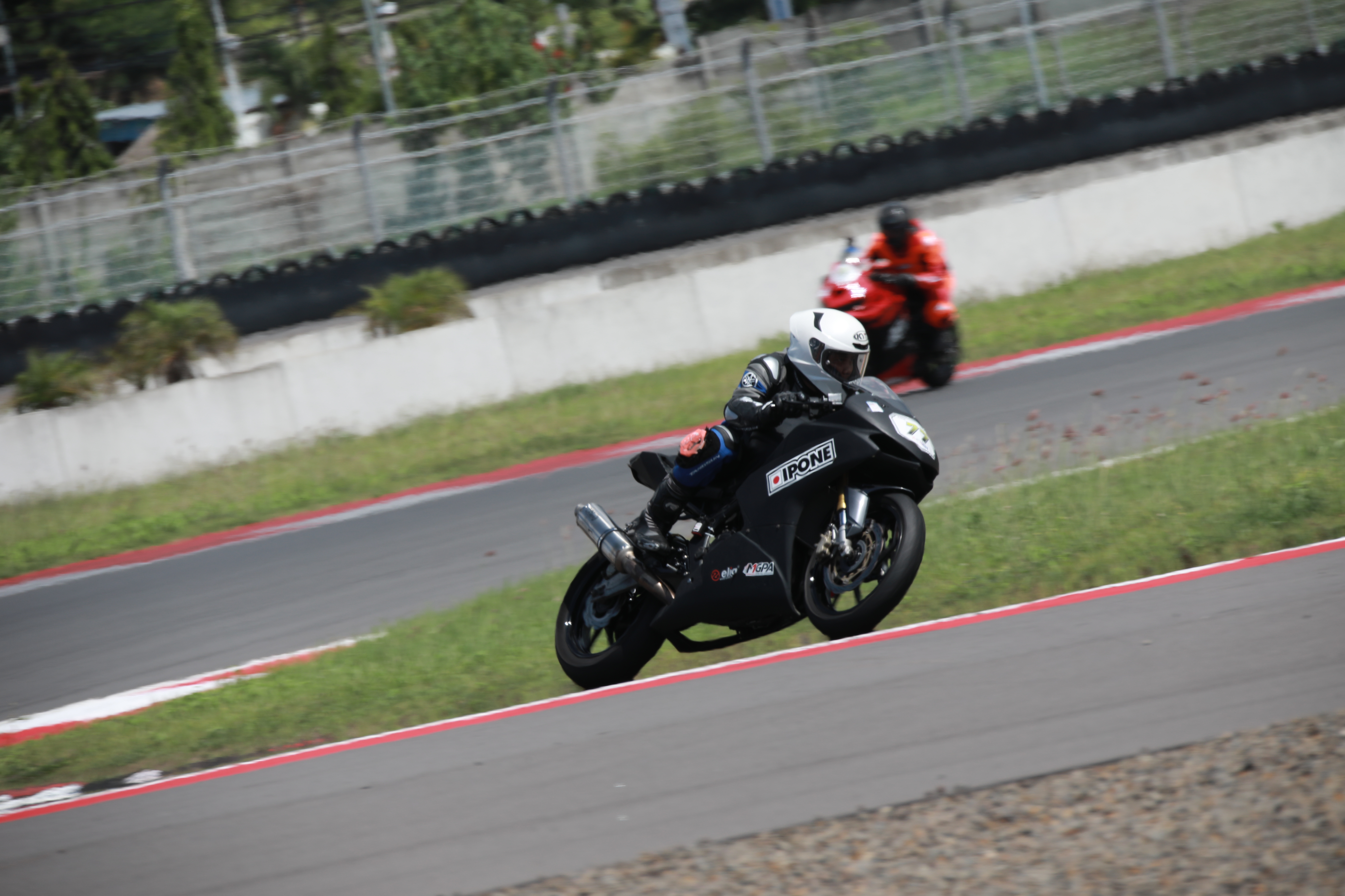 Sensasi Track Day Mandalika: Pengalaman Balap Menghubungkan Performa dan Teknologi Pelumas Modern