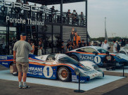 Mobil Balap Porsche 956 Magnet Ratusan Penggemar Lintas Negara