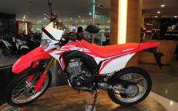 Honda Akan Segarkan Tampilan CRF150L, Tunggu Tanggal Mainnya  