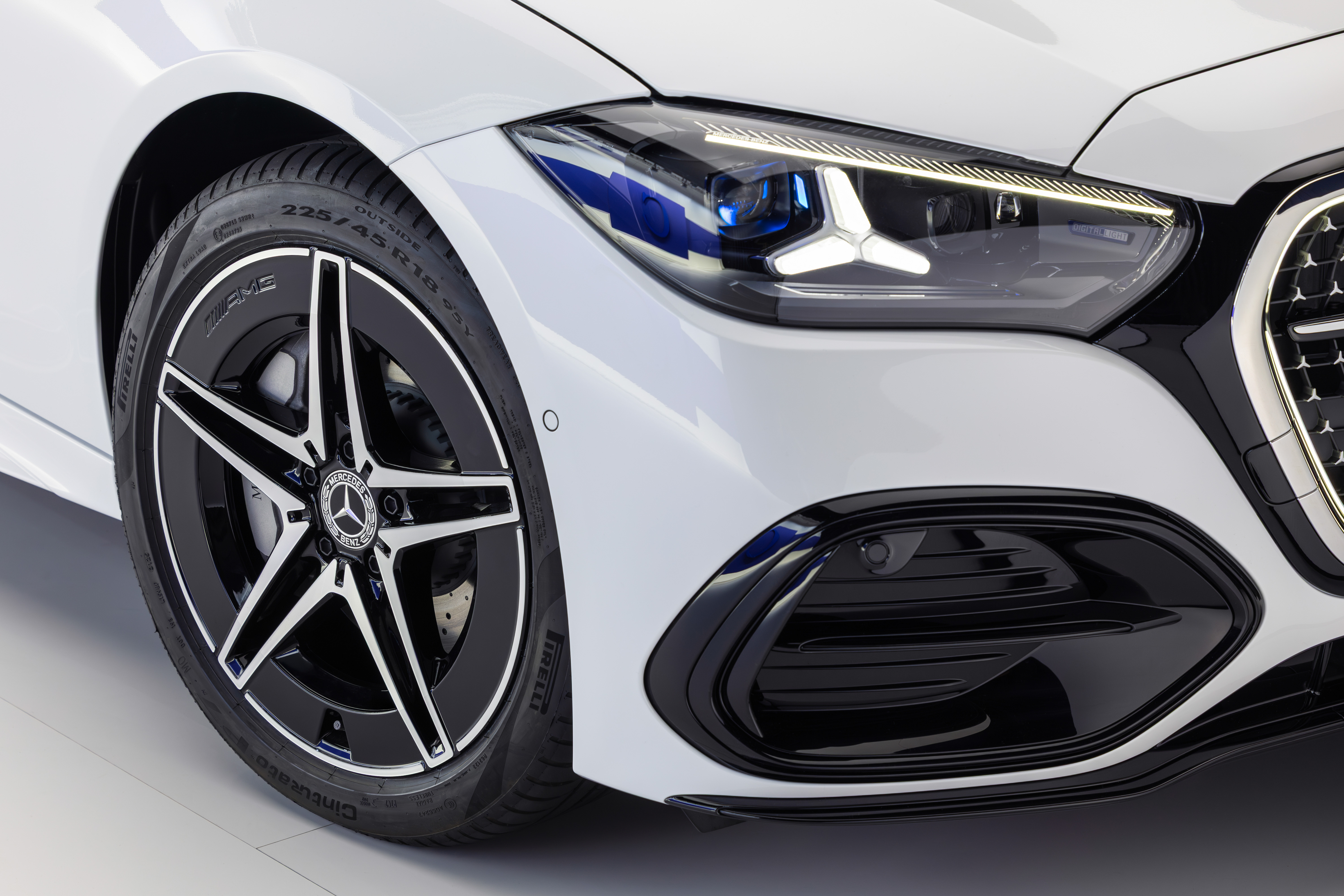 Mercedes-Benz C-Class Saloon & Estate_