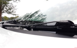 Musim Hujan Datang, Wiper PIAA Bikin Kaca Seperti Daun Talas 