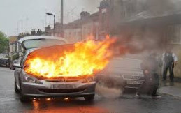 Berbagai Penyebab Mobil Mendadak Terbakar