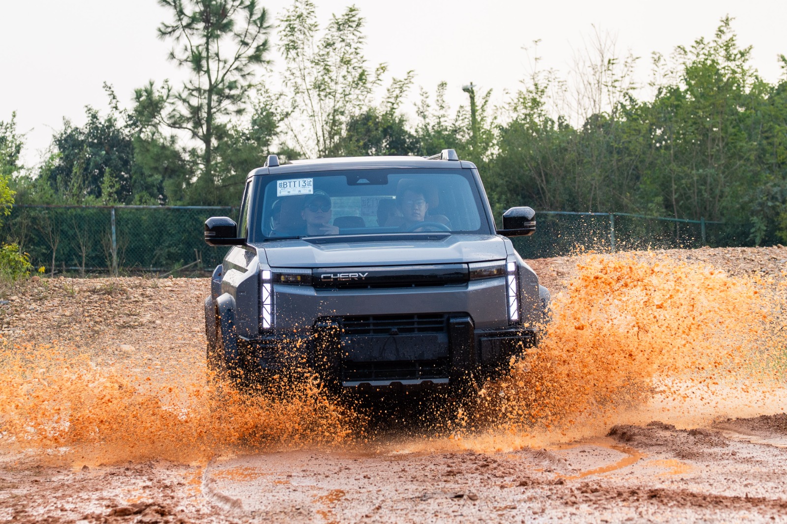 Tes J6T CSH di Markas Chery China, Diajak Power Slide di Jalur Off-Road!