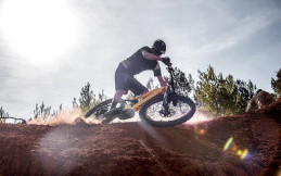 Peugeot Luncurkan Sepeda Gunung Elektrik eM01 FS PowerTube