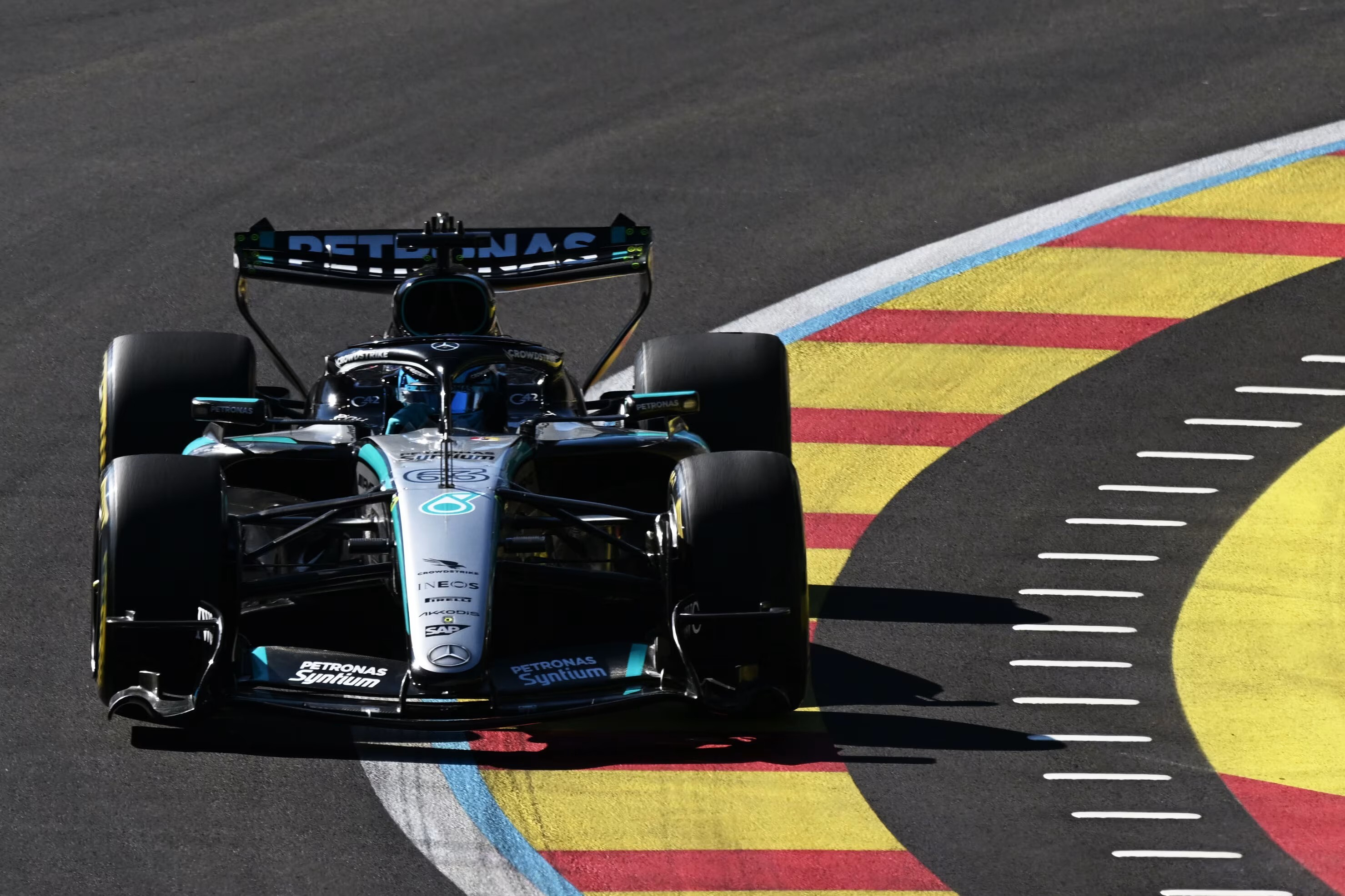 Berita F1: George Russell Posisi Pole, Kimi Antonelli Mengejutkan Posisi 16