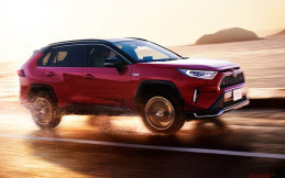 Toyota RAV4 PHEV Sudah Dijual, Harga Mulai dari Rp600 Juta