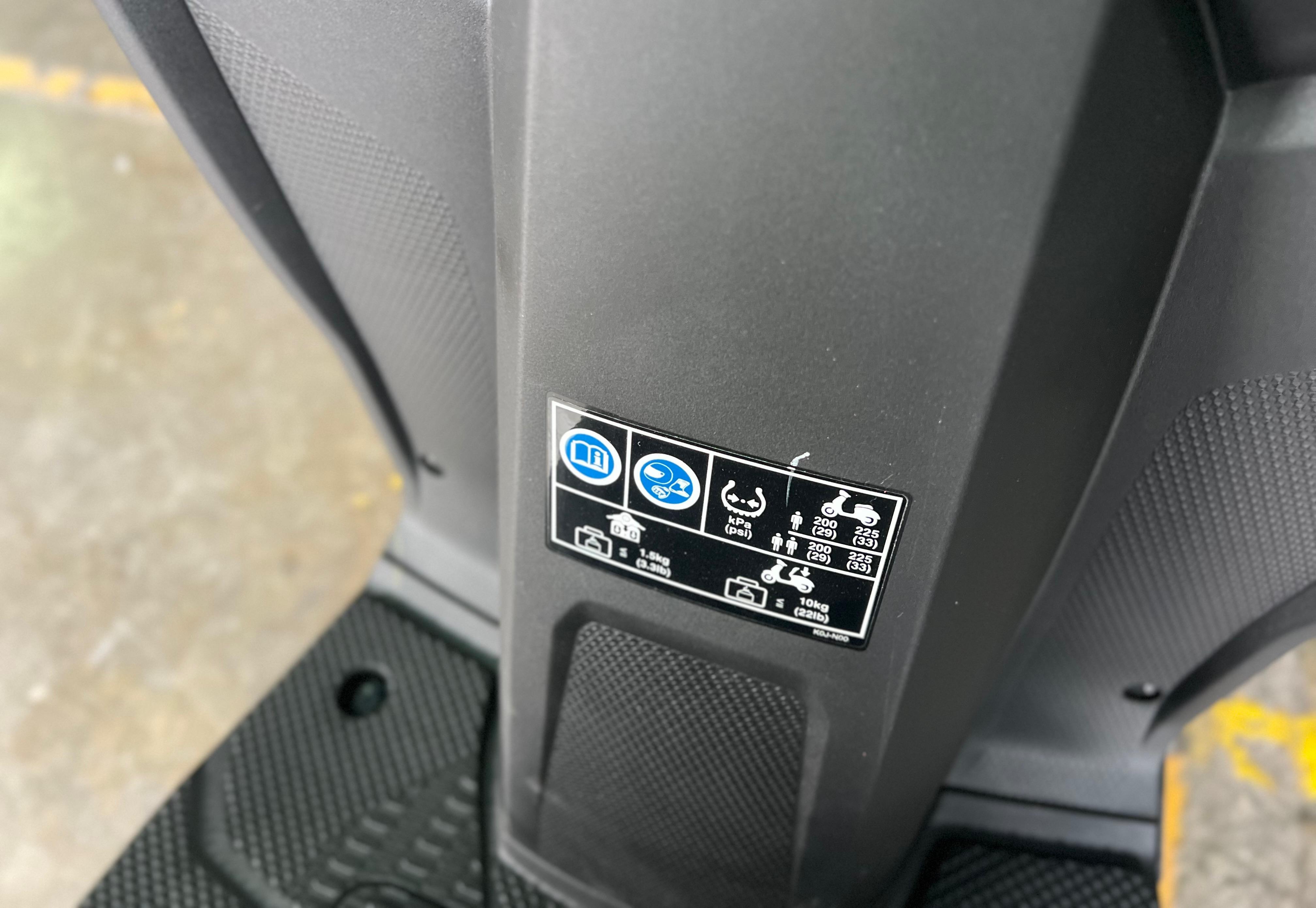 Label Stiker pada Sepeda Motor Sebenarnya Punya Arti yang Berbeda-beda, Sobat Wajib Tahu