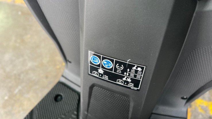 Label Stiker pada Sepeda Motor Sebenarnya Punya Arti yang Berbeda-beda, Sobat Wajib Tahu