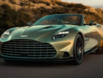Aston Martin Tunda Peluncuran Mobil Listrik, Pertahankan Mesin V8 dan V12 Hingga 2035