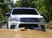 Banjir Jangan Panik, Ini yang Harus Dilakukan Pengemudi Mobil
