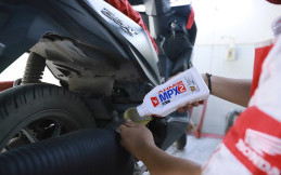 Honda Meluncurkan Pelumas Khusus untuk Beat, Scoopy dan Genio