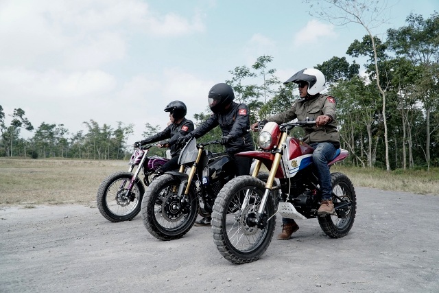 Tampil Memukau, 3 Unit Honda CRF150 Modifikasi Jelajahi Kota Gudeg