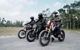 Tampil Memukau, 3 Unit Honda CRF150 Modifikasi Jelajahi Kota Gudeg