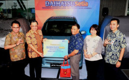 Daihatsu Serahkan 20 Unit Mobil Rekondisi Pelanggan di Tangerang