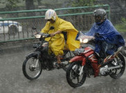 Rawan Ban Slip Bagi Bikers Justru Bukan Saat Hujan Lebat, Ini Penjelasannya