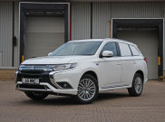 Wah, Mitsubishi Jadikan Outlander Mobil Komersil Pengangkut Barang