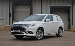 Wah, Mitsubishi Jadikan Outlander Mobil Komersil Pengangkut Barang
