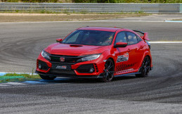 Jajal Sirkuit Estoril Portugal, Honda Civic Type R Pecahkan Rekor Lap Tercepat