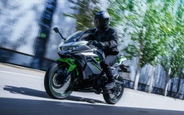 Kawasaki Ninja Jadi Motor Listrik, Tenaga Cuma 12 Dk Harganya Malah Tembus Rp139 Jutaan