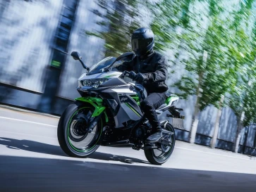 Kawasaki Ninja Jadi Motor Listrik, Tenaga Cuma 12 Dk Harganya Malah Tembus Rp139 Jutaan