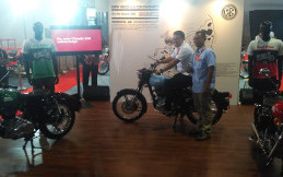 Royal Enfield Perkenalkan The Classic 350 di Ajang IIMS 2017