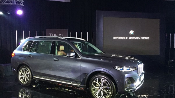 Selisih Harga Hingga Rp 20 juta, BMW X7 Hadir di Kota Surabaya