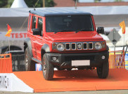 Test Drive Suzuki Jimny 5-Door di IIMS 2024, Bisa Dapat Logam Mulia