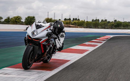 Akrapovic Titanium Slip-On untuk MV Agusta F3 RR, Optimalkan Performa