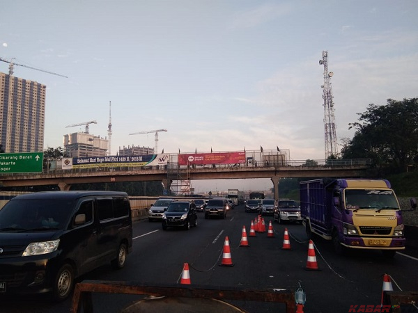 Pemeliharaan jalan tol Jakarta-Cikampek
