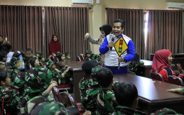 Keseruan 60 Orang Murid TK Berseragan TNI-AD Belajar Safety Riding