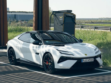 Lotus Emeya Pecahkan Rekor Sendiri dalam Pengisian Baterai Cepat