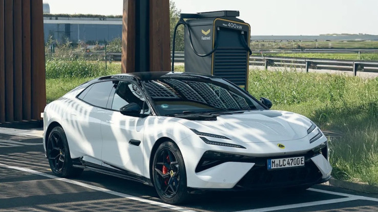 Lotus Emeya Pecahkan Rekor Sendiri dalam Pengisian Baterai Cepat