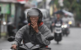 Mengapa Merokok Saat Berkendara Berbahaya? Ini Alasannya