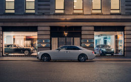 Rolls-Royce Resmikan Dua Diler Mewah di London dan Shanghai