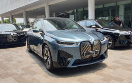 17 Unit BMW iX Sudah Serah Terima ke Pelanggan
